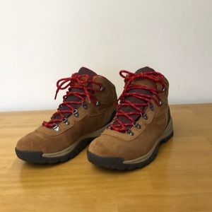 Colombia women’s size 9 hiking boots